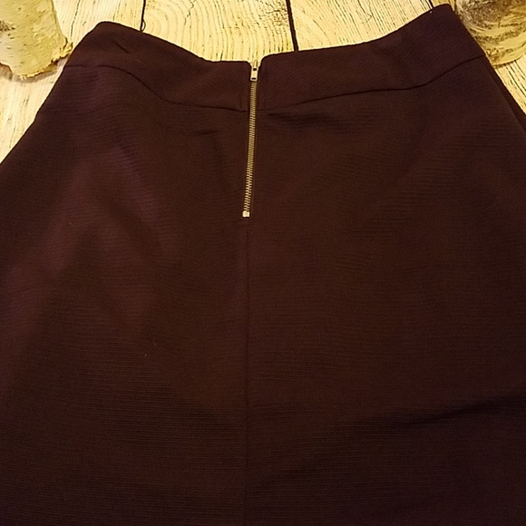 Flouncy Plum Skirt - Picture 3 of 4